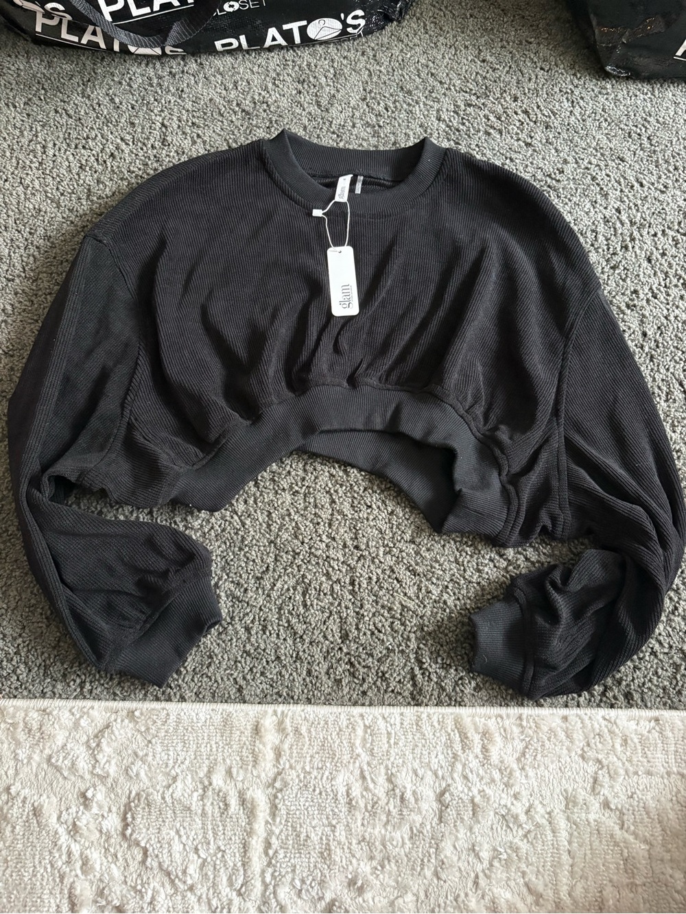 Black Cropped Long-Sleeve Top and matching pants - Unbranded
